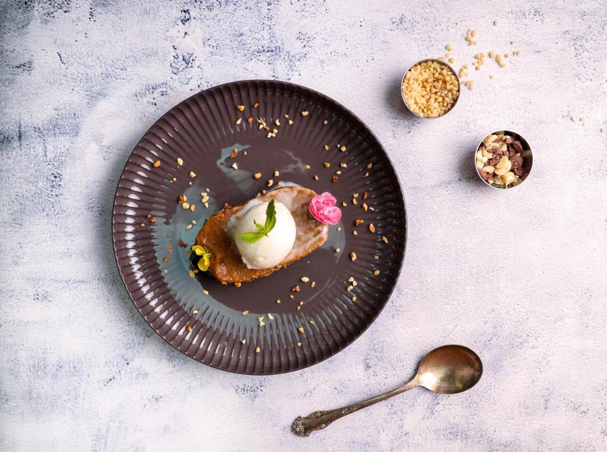 Wish More Hotel Sisli Istanbul Ngoại thất bức ảnh A dessert